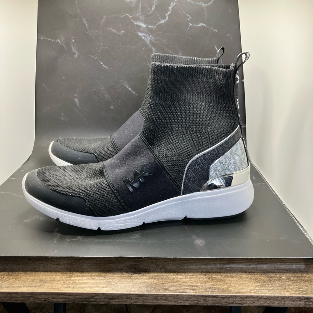 Michal Kors Bootie Shoes Black and Silver
